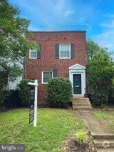 Building Photo - 213 Gentry Ave