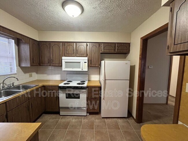 Foto del edificio - 3354 E Portland St