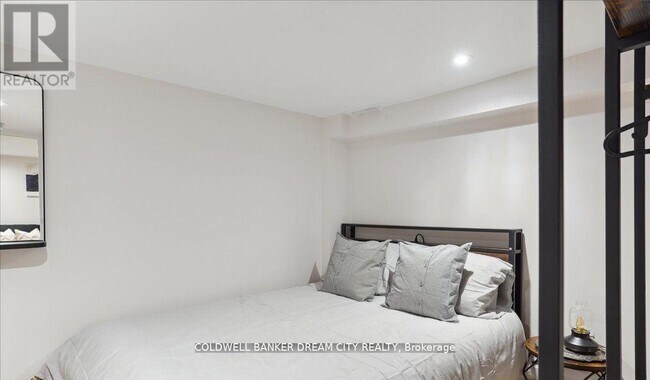 Photo du bâtiment - 464 Maybank Ave