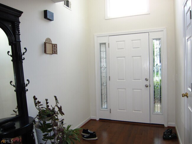 Foto del edificio - 2910 Camelot Woods Dr NW