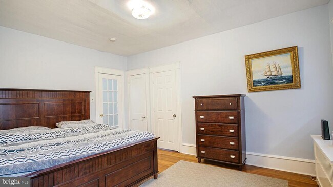 Building Photo - 192 N Lansdowne Ave