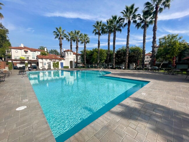 Building Photo - 2850 Ballesteros Ln