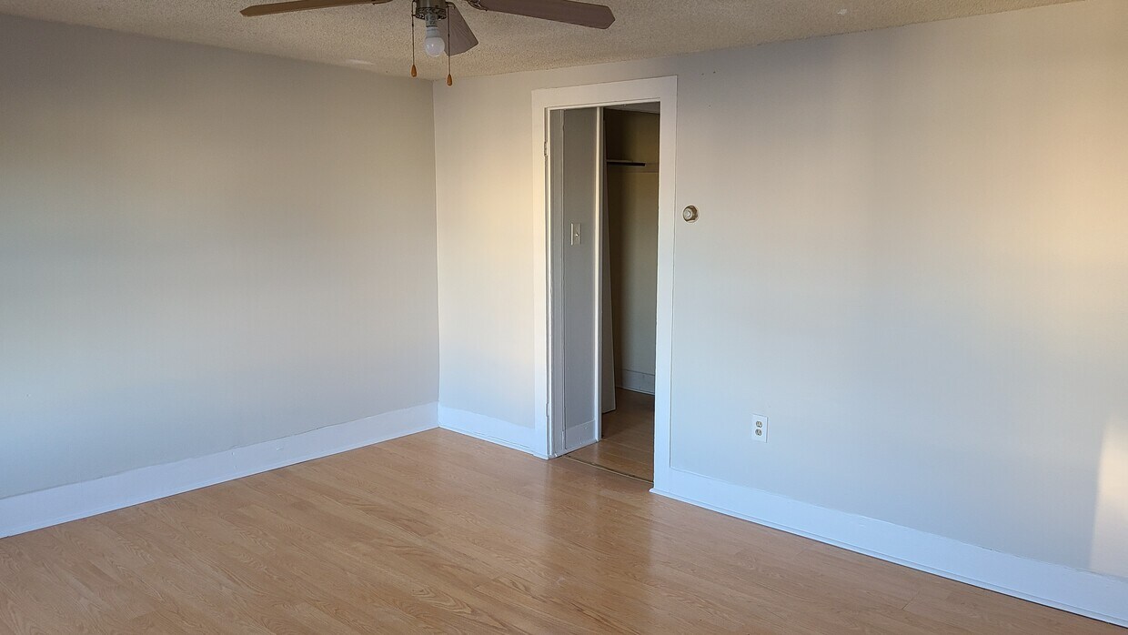 Living room - 111 Welles St