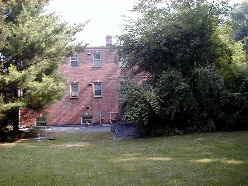 Building Photo - 6200 Parkview Ave