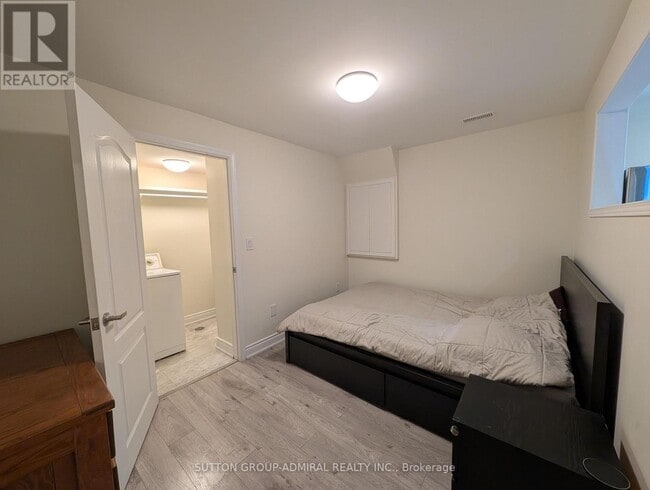 Photo du bâtiment - 60 Mynden Way