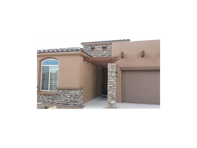 Building Photo - 5511 Grove Dr