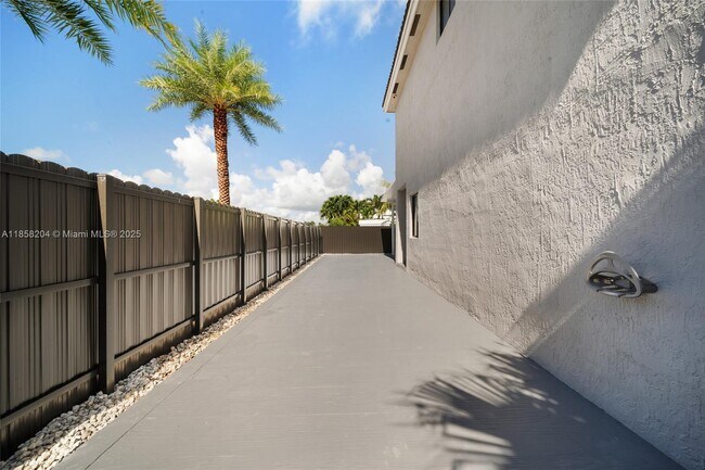 Foto del edificio - 22732 SW 109th Ave Ct