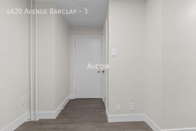 Photo du bâtiment - 4620 Av. Barclay