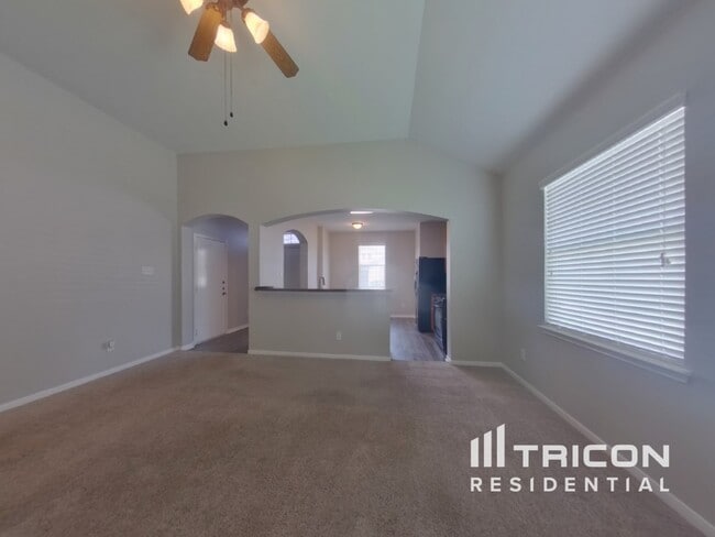 Foto del edificio - 3963 Mossy Spring Ln