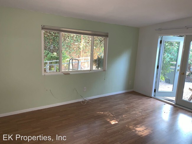 Building Photo - 1 br, 1 bath Apartment - 345 Andrew Ave.