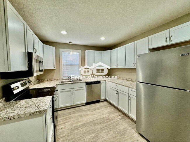 Foto del edificio - 1138 E 8th St