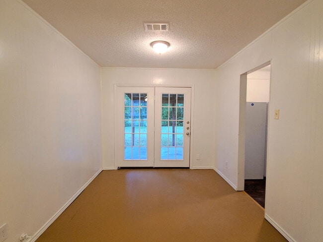 Building Photo - 2802 Windsor Ln