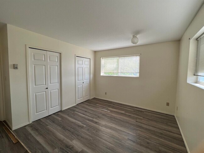 Photo du bâtiment - 2 Bed 1 Bath Unit in Olds, AB