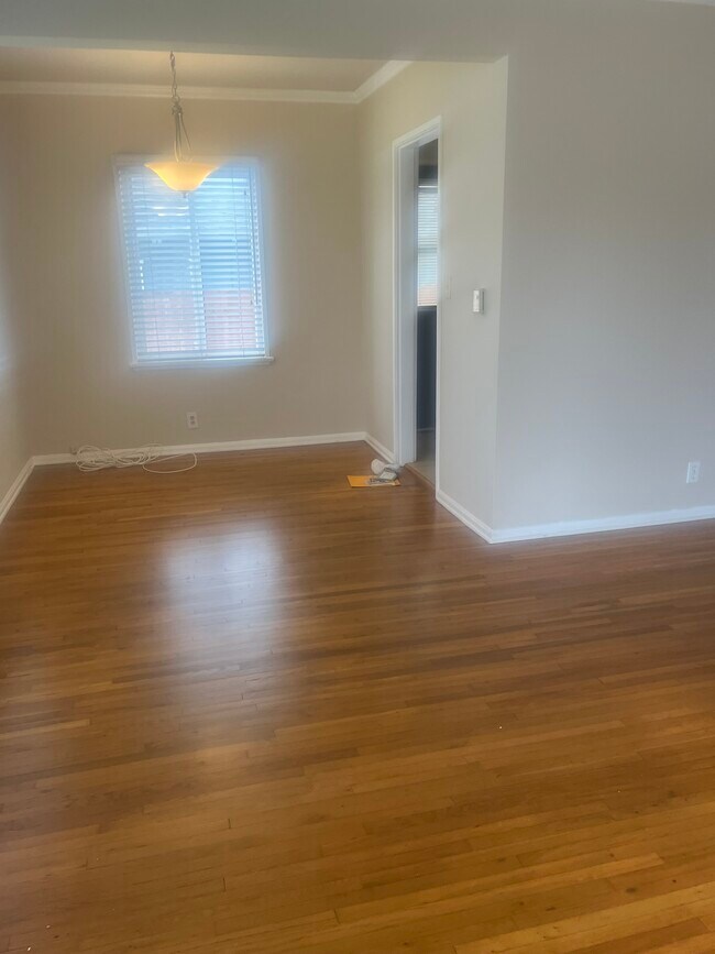 Foto del edificio - 1173 W 23rd St