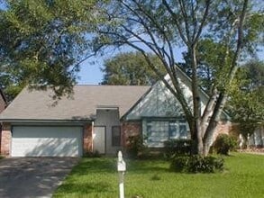 Building Photo - 4011 Alshire Dr