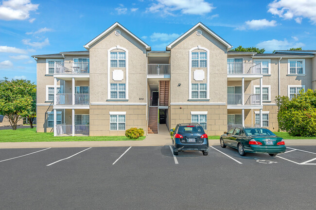 Building Photo - Crown Point at Sunset Drive - Salisbury