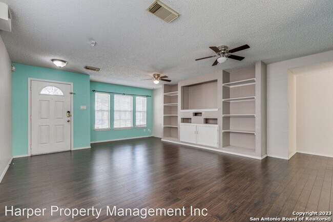 Building Photo - 4 br, 2.5 bath House - 9819 Autumn Arch