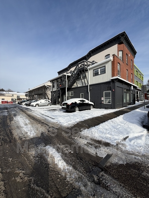 Building Photo - 194 North St