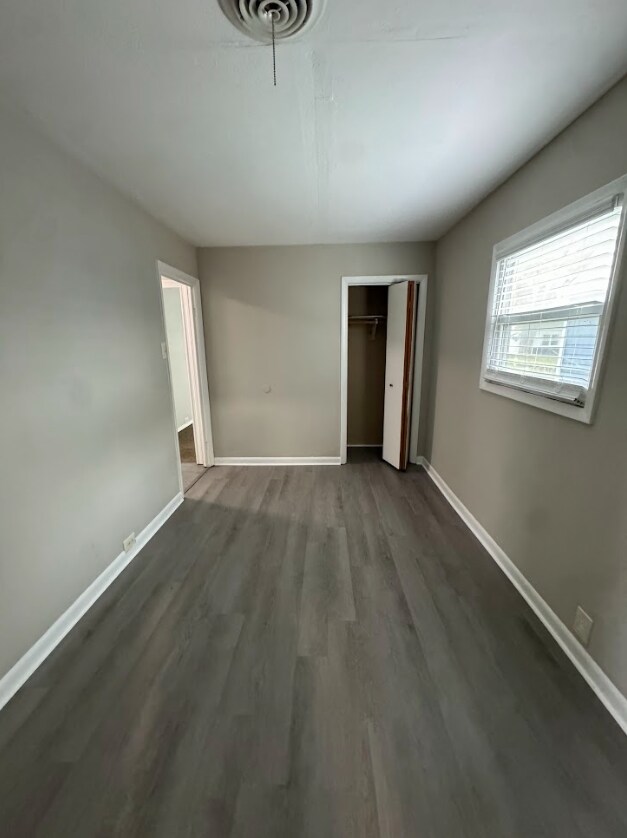 Foto del edificio - 1023 E Dixon St