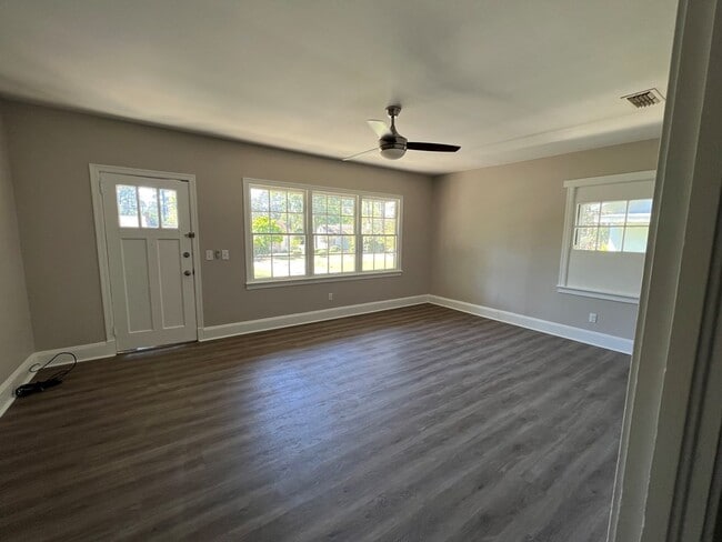 Building Photo - 316 Myrtle Dr