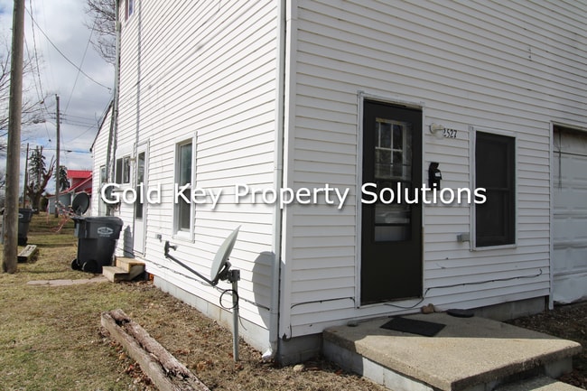 Building Photo - 2527 Chase St