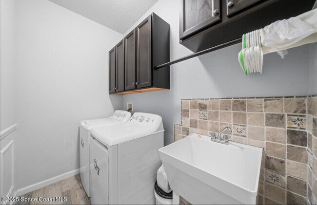 Building Photo - 4477 Trovita Cir