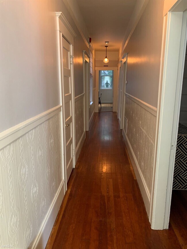 Building Photo - 3 br, 2 bath Condo - 2208 Jones Street Rus...