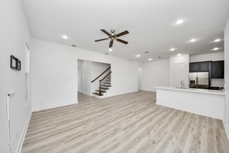 Building Photo - 8821 Hollister Pine Ct