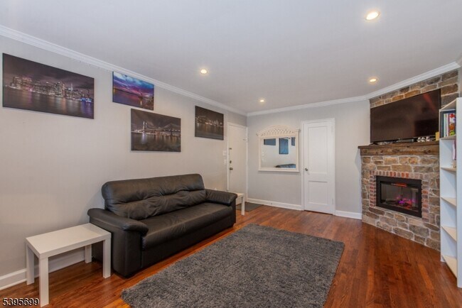 Foto del edificio - 378 Claremont Ave