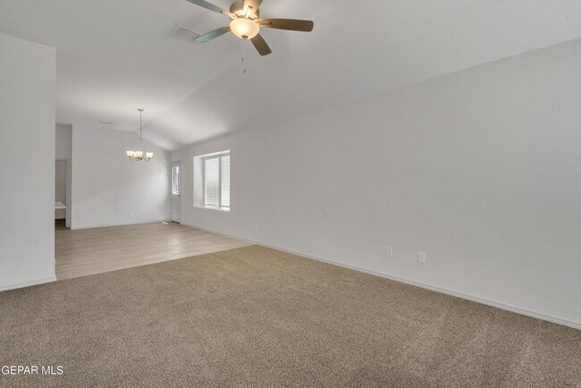 Foto del edificio - 12717 Gloria Castillo St