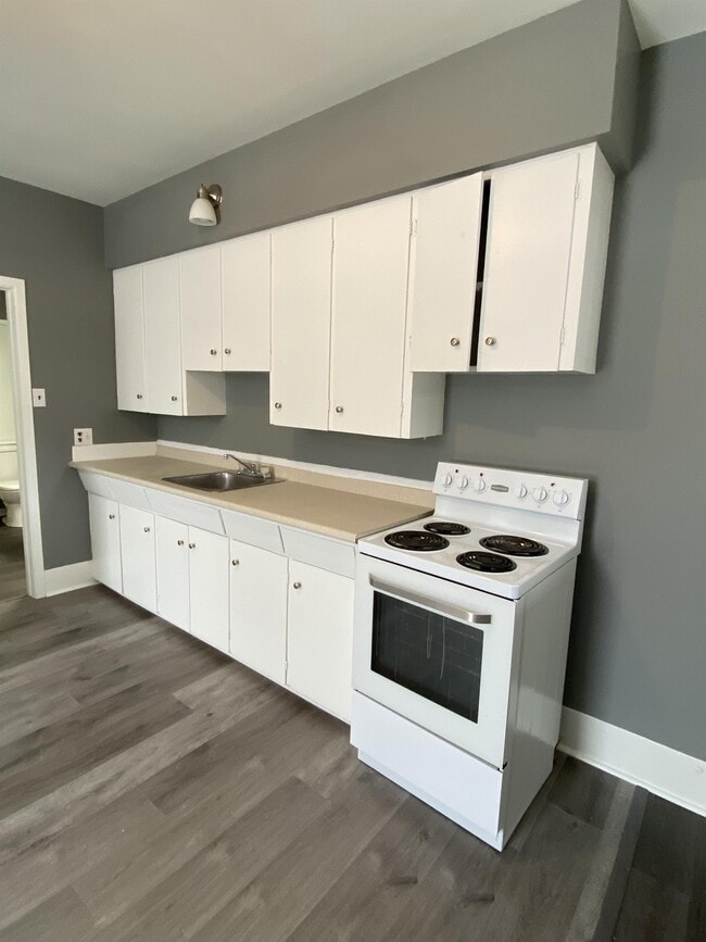 Building Photo - 42 Cunard St