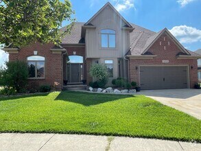 Building Photo - 42040 Dorchester Ct