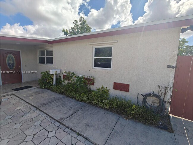 Foto del edificio - 801 N 70th Ave