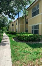 Building Photo - 12840 Vista Isles Dr