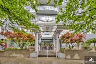 Building Photo - 121 Vine St