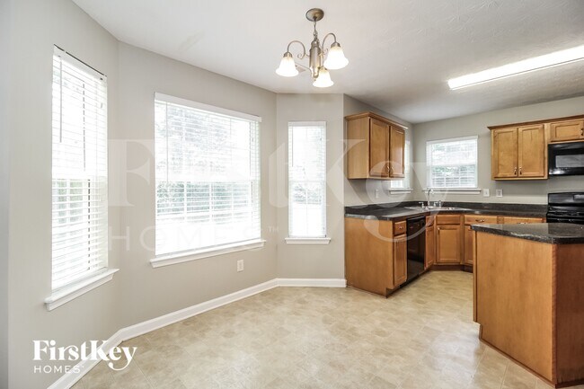 Foto del edificio - 5435 Yellow Pine Dr