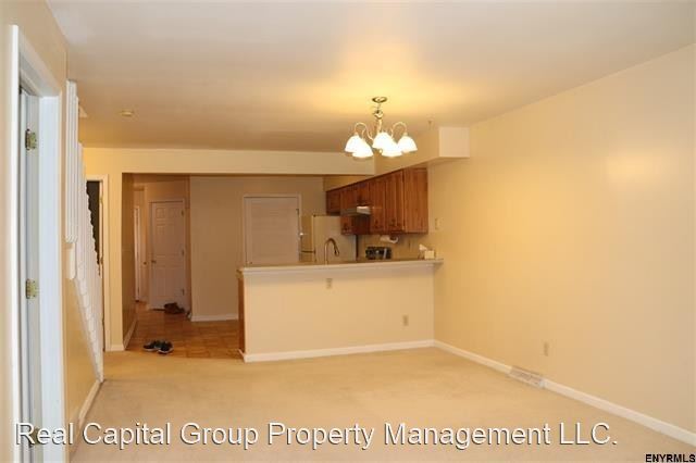 Foto del edificio - 3 br, 2 bath House - 7035 Suzanne Lane