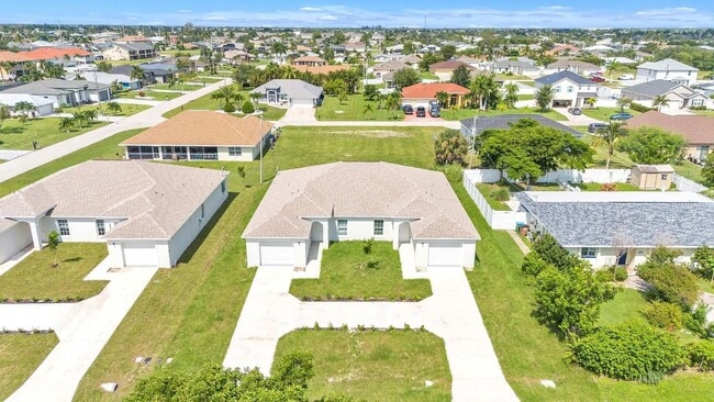 Photo - 4622-4622 SW 8th Ct Apartment