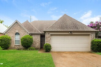 Building Photo - 1602 Far Dr