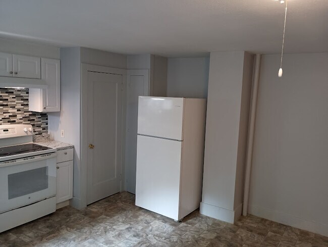 kitchen - 17 Southview St