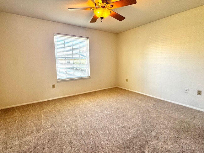 Building Photo - 925 Cleveland St