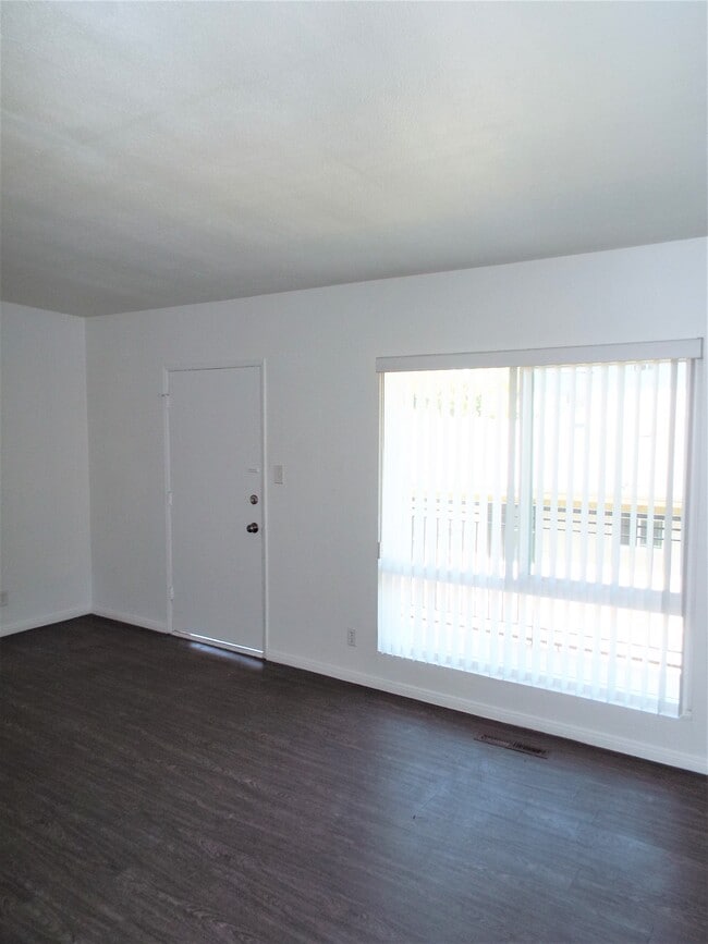 Living Room - 7632 Newlin Ave