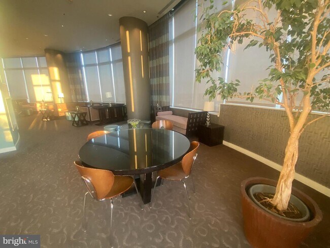 Foto del edificio - 5750 Bou Ave