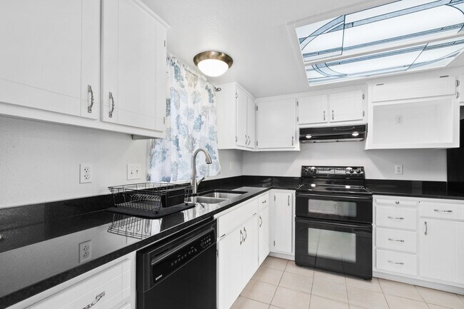 Foto del edificio - 18530 52nd Ave W