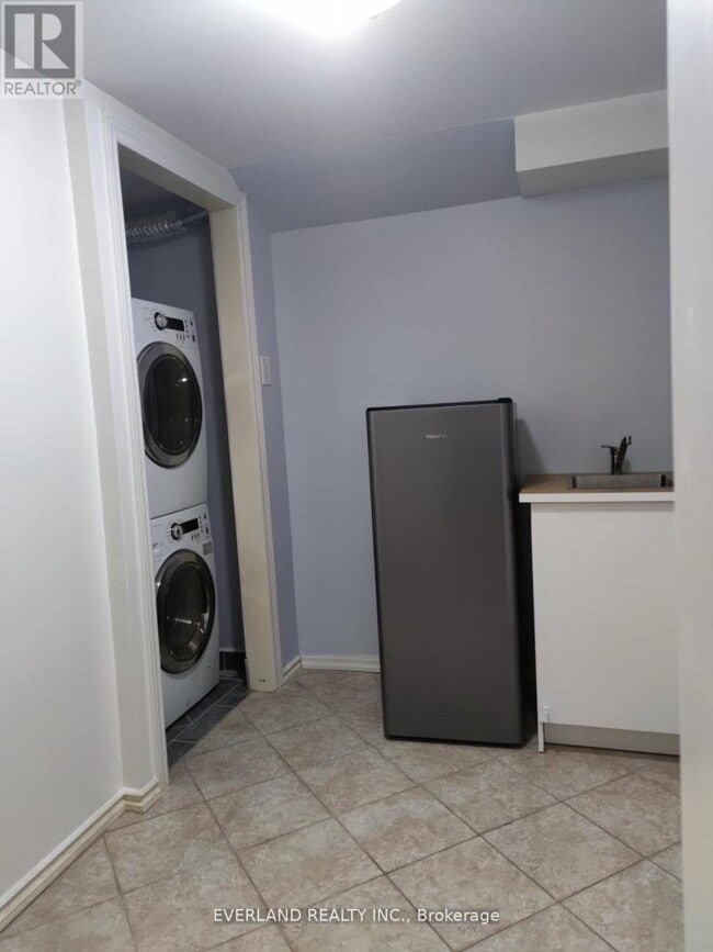 Building Photo - 37 Belvia Dr