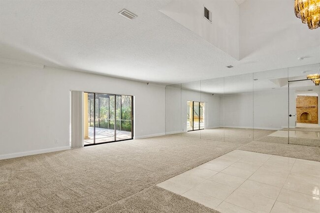 Foto del edificio - 10206 Lakeview Dr