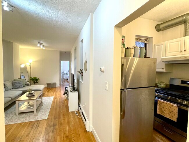 Foto del edificio - 213 E Berkeley St