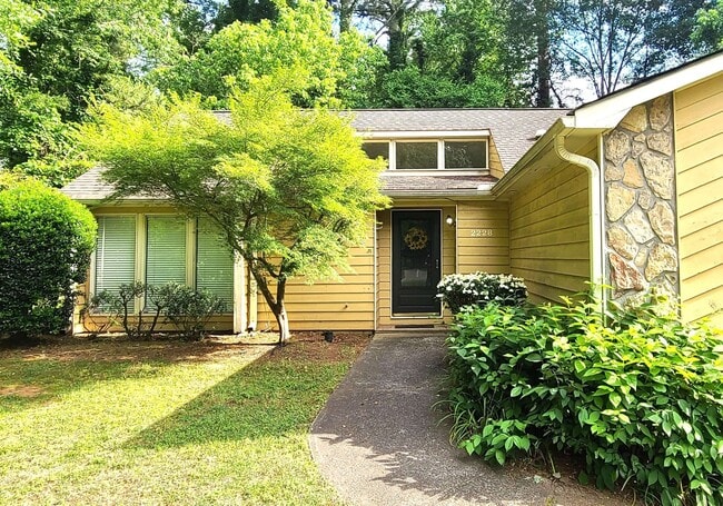 Photo - 2228 N Woods Ct House