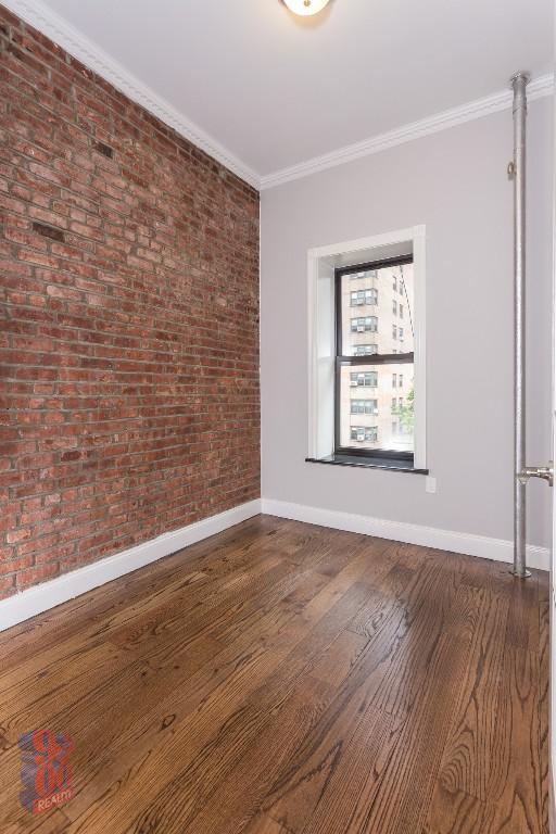 Building Photo - 314 E 106th St
