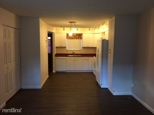 Building Photo - 2 br, 1.5 bath Townhome - 8101 W 54th Pl
